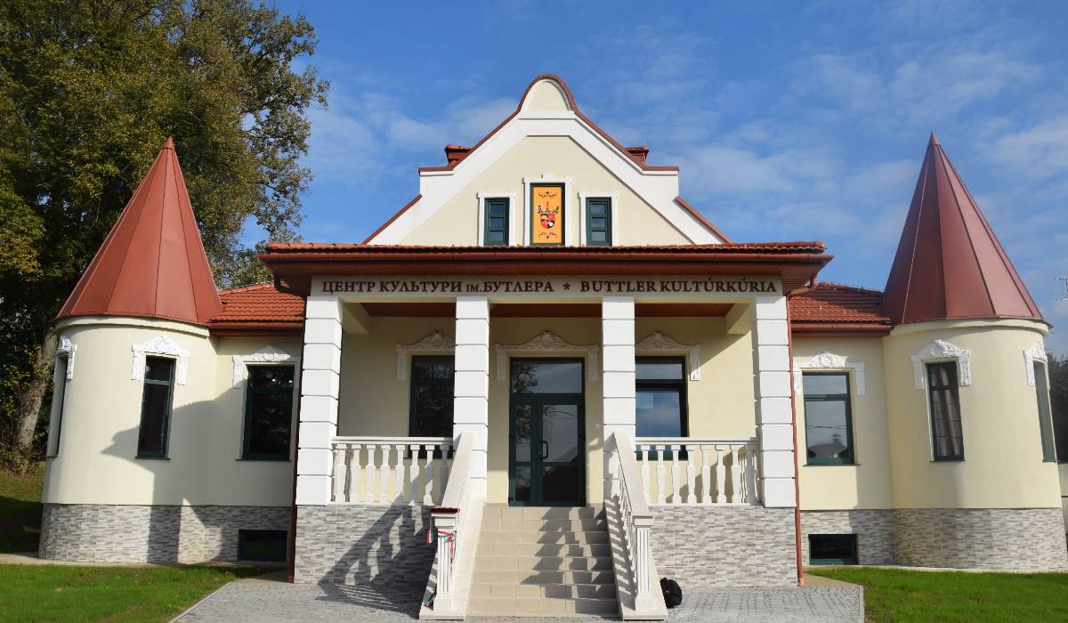 Buttler Kultúrkúria, Szerednye